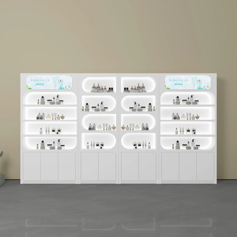 خزانة عرض لصالون التجميل بتصمي - مراجعة Luxury Skincare & Spa وسعره
